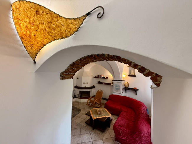 Casa Indipendente in vendita a Vado Ligure