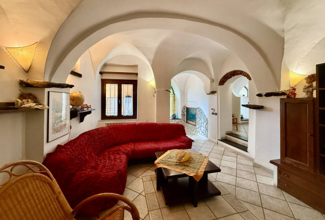 Casa Indipendente in vendita a Vado Ligure