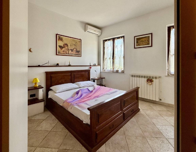 Casa Indipendente in vendita a Vado Ligure