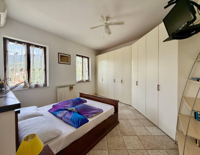 Casa Indipendente in vendita a Vado Ligure