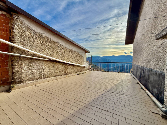 Casa Semindipendente in vendita a Aquila d'Arroscia