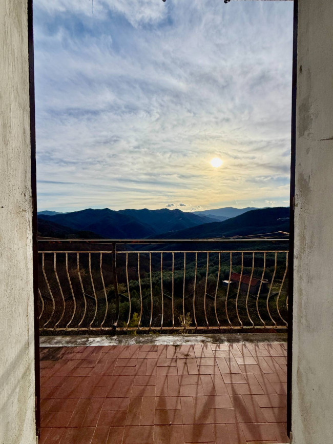 Casa Semindipendente in vendita a Aquila d'Arroscia