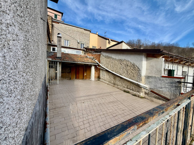 Casa Semindipendente in vendita a Aquila d'Arroscia