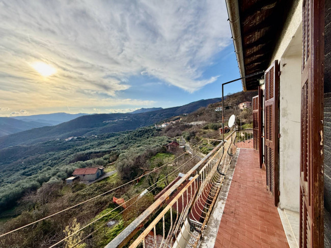 Casa Semindipendente in vendita a Aquila d'Arroscia