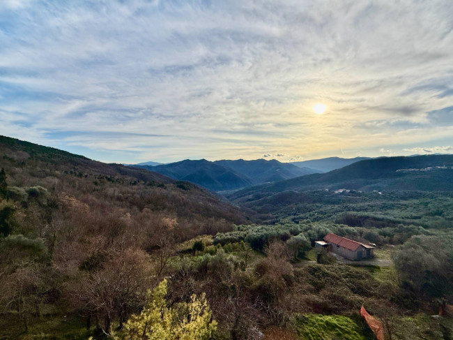 Casa Semindipendente in vendita a Aquila d'Arroscia