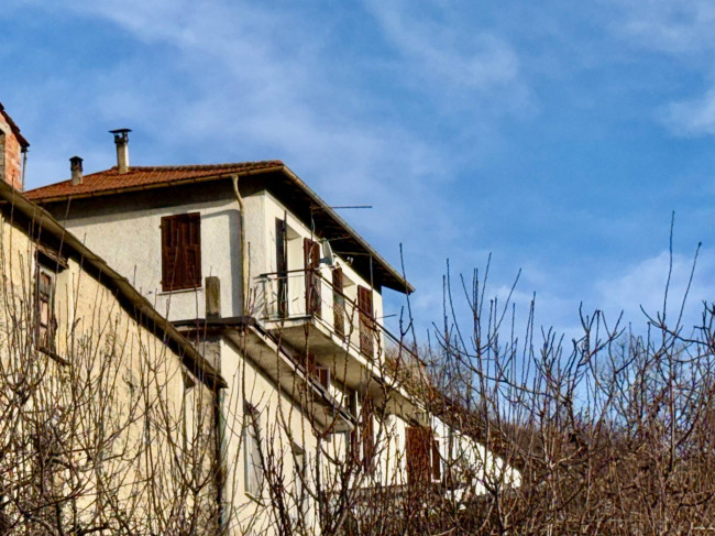 Casa Semindipendente in vendita a Aquila d'Arroscia