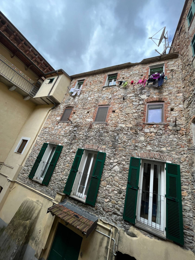 Dreizimmerwohnung zu verkaufen in Finale Ligure