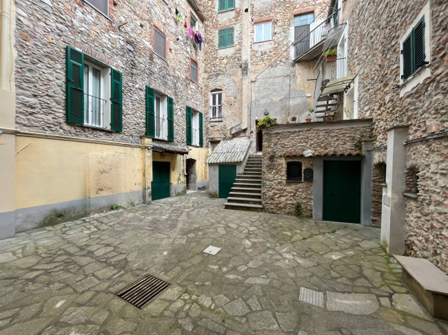 Dreizimmerwohnung zu verkaufen in Finale Ligure