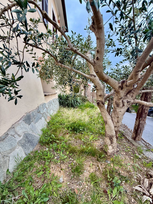 Detached house for sale in Vado Ligure