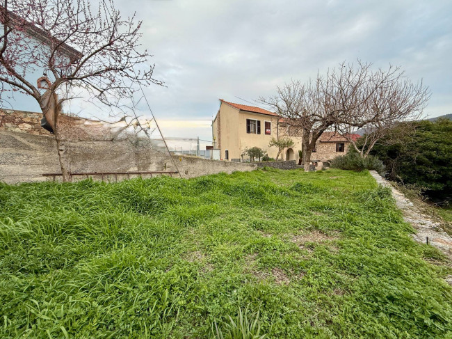 Detached house for sale in Vado Ligure