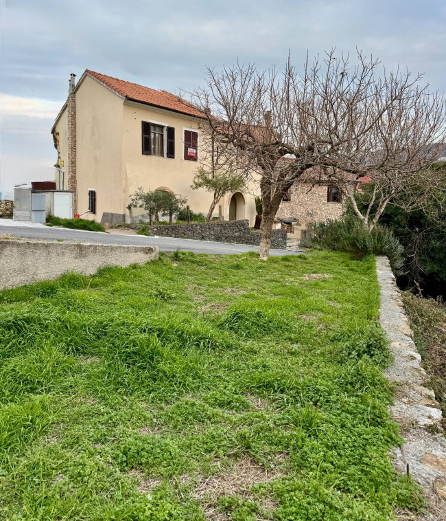 Detached house for sale in Vado Ligure