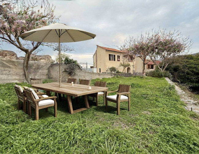 Detached house for sale in Vado Ligure
