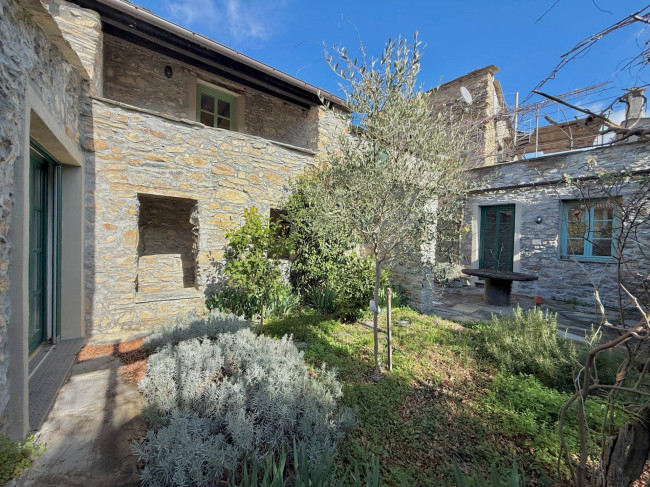 Casale in vendita a Ranzo