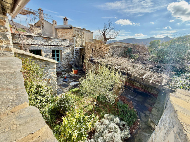 Casale in vendita a Ranzo