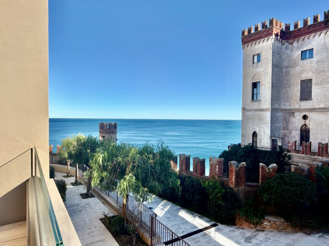 Bilocale Vista Mare in vendita a Borghetto Santo Spirito