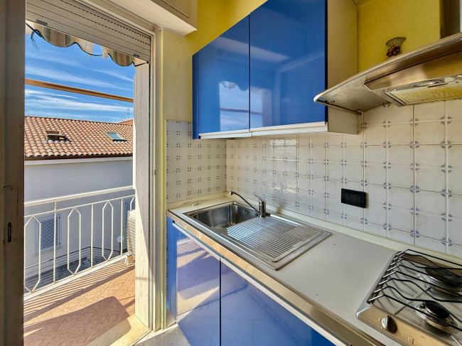 Two-room flat with seaview for sale in Pietra Ligure