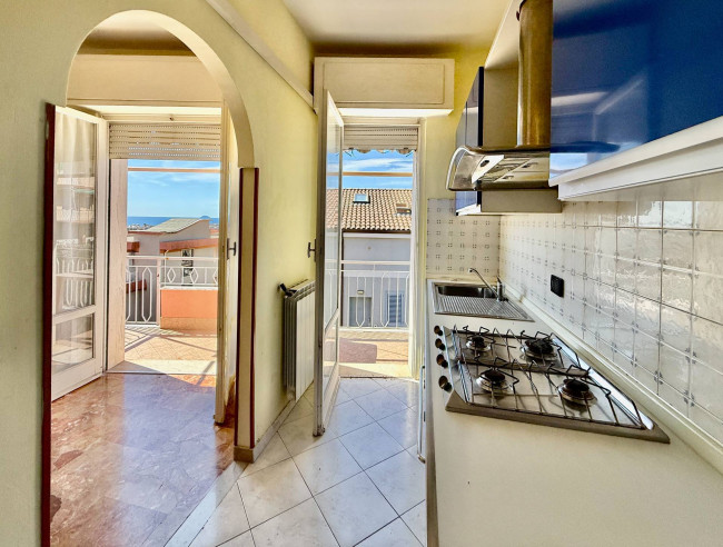 Two-room flat with seaview for sale in Pietra Ligure