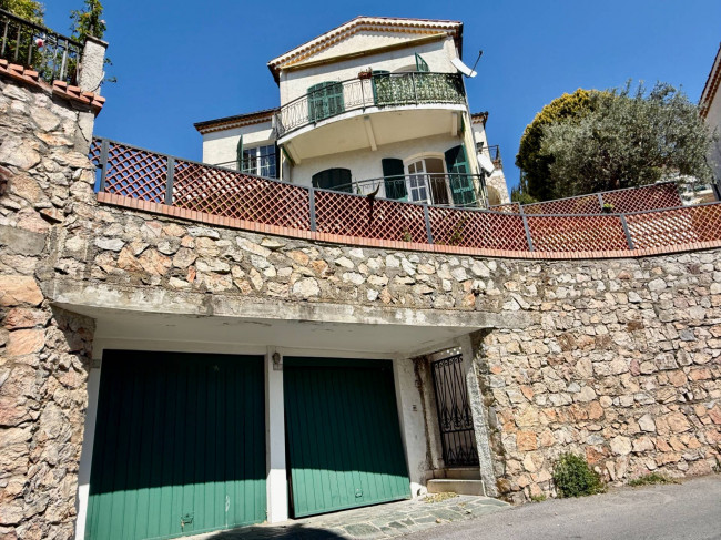 Villa zu verkaufen in Pietra Ligure