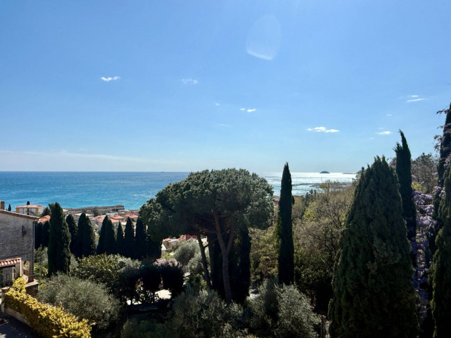 Villa zu verkaufen in Pietra Ligure