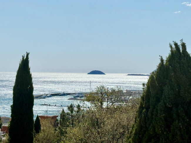 Villa zu verkaufen in Pietra Ligure