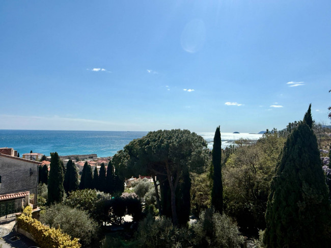 Villa zu verkaufen in Pietra Ligure