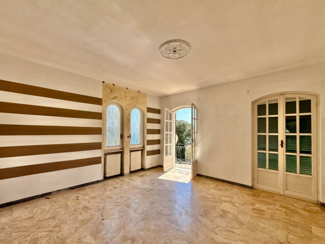 Villa zu verkaufen in Pietra Ligure