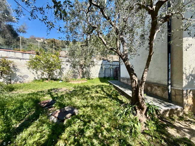 Villa zu verkaufen in Pietra Ligure