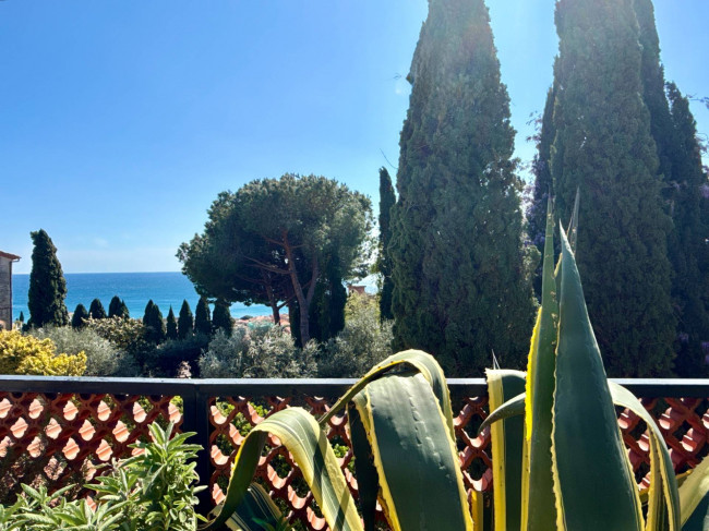 Villa zu verkaufen in Pietra Ligure