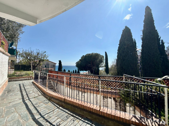 Villa zu verkaufen in Pietra Ligure