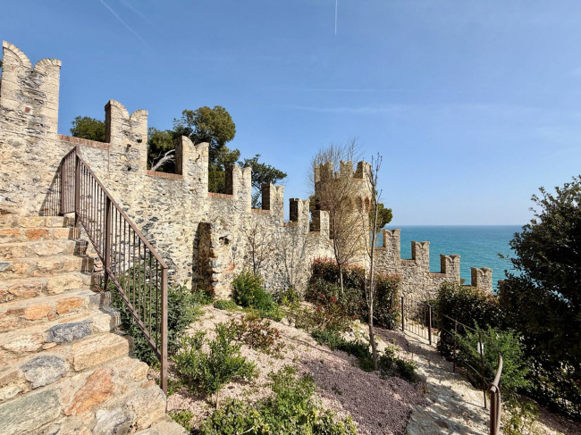 Trilocale in vendita a Borghetto Santo Spirito