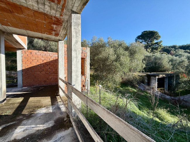 Villa zu verkaufen in Diano San Pietro