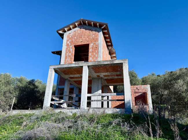 Villa zu verkaufen in Diano San Pietro