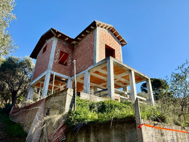 Villa zu verkaufen in Diano San Pietro
