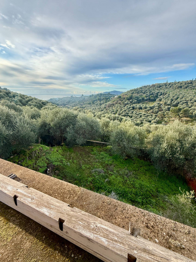 Villa zu verkaufen in Diano San Pietro