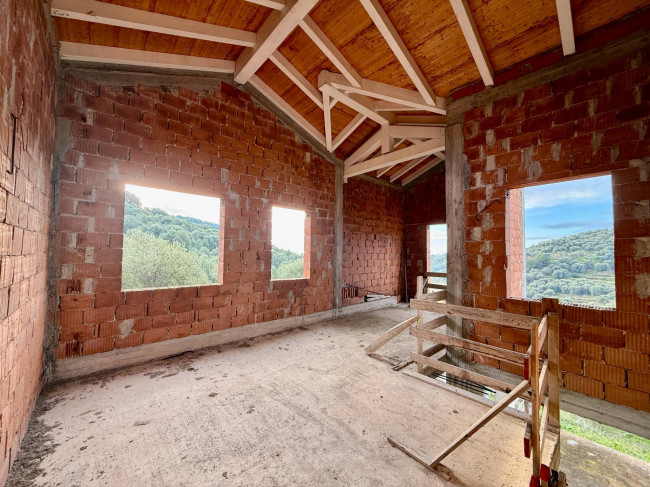 Villa zu verkaufen in Diano San Pietro