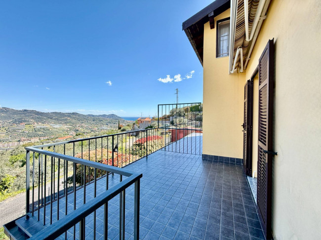 Terraced house for sale in Imperia