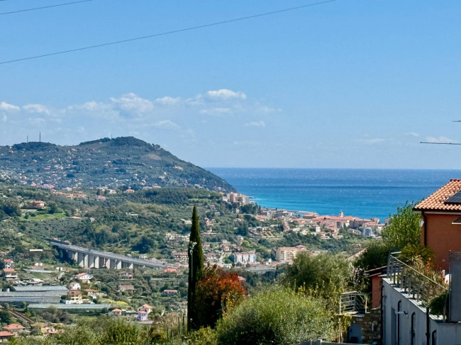 Terraced house for sale in Imperia