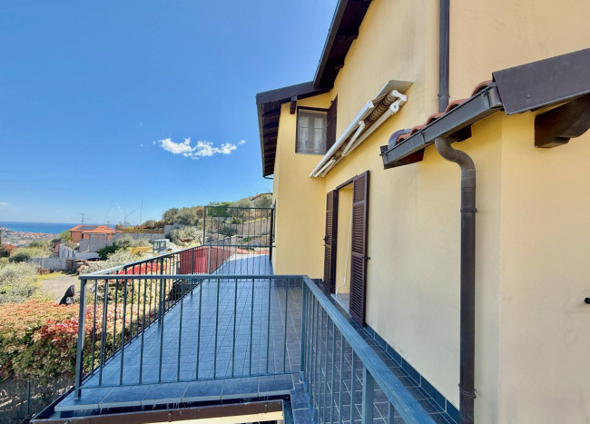 Terraced house for sale in Imperia