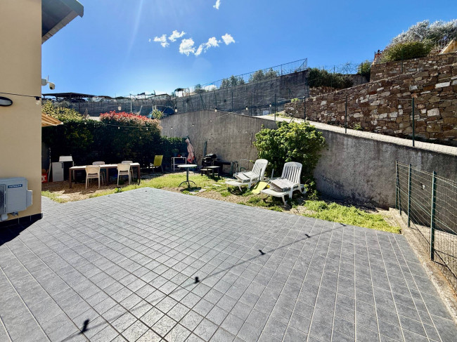 Terraced house for sale in Imperia