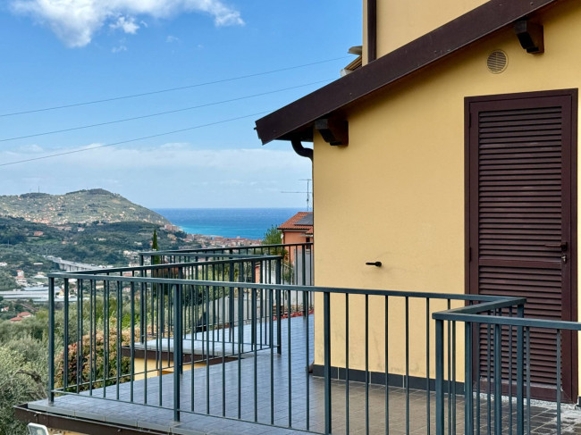 Terraced house for sale in Imperia