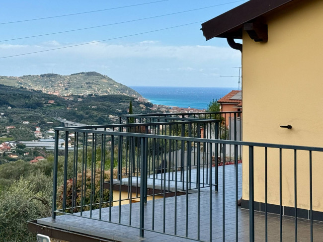 Terraced house for sale in Imperia