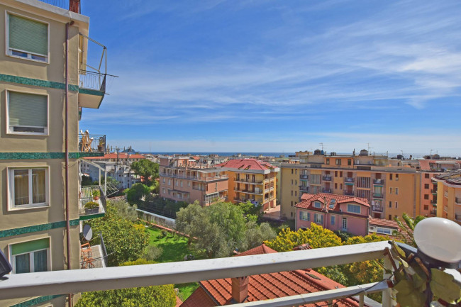 Trilocale in vendita a Alassio