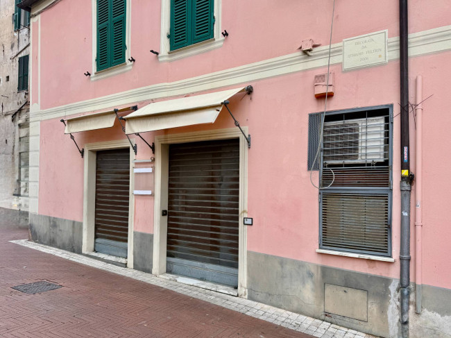 Negozio in affitto a Imperia