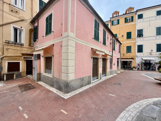 Negozio in affitto a Imperia