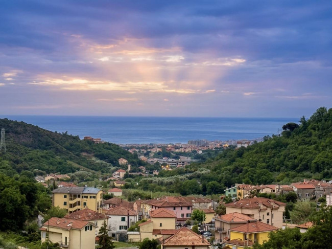 Casa Semindipendente in vendita a Loano