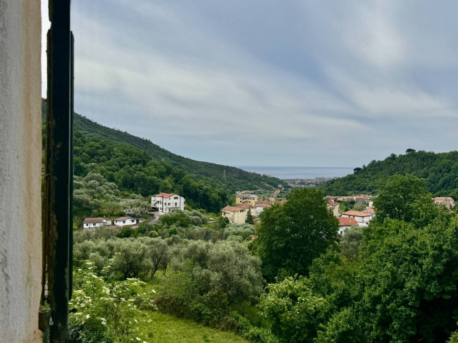 Casa Semindipendente in vendita a Loano