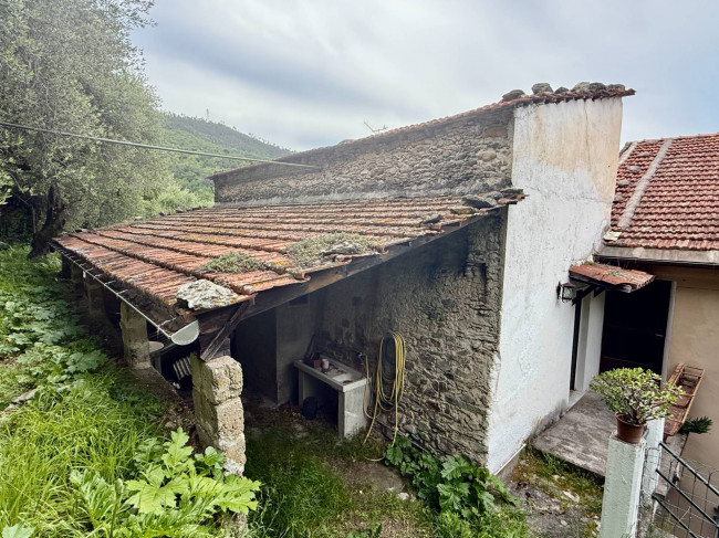 Casa Semindipendente in vendita a Loano