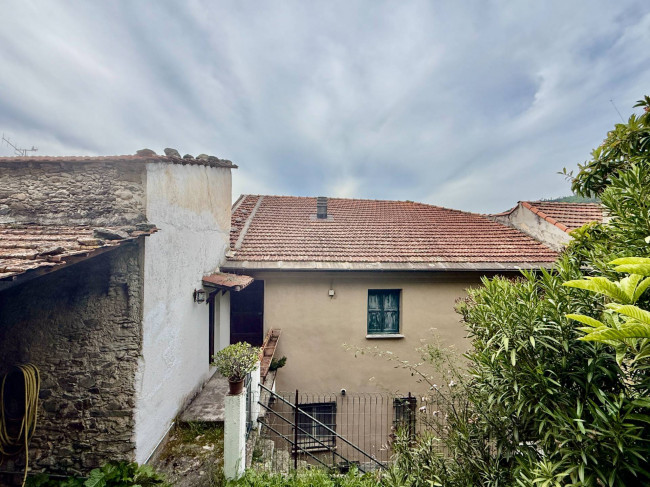 Casa Semindipendente in vendita a Loano