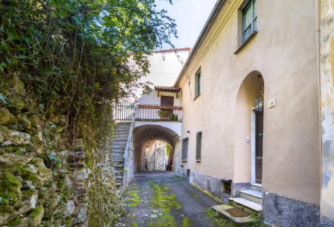 Casa Semindipendente in vendita a Loano