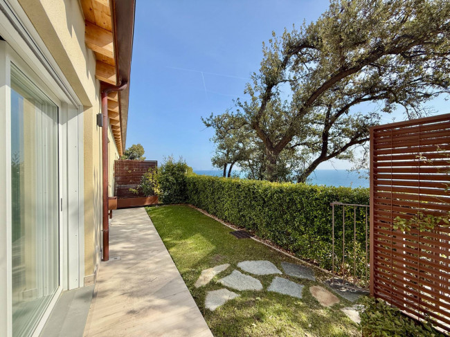 Bilocale con giardino in vendita a Borghetto Santo Spirito